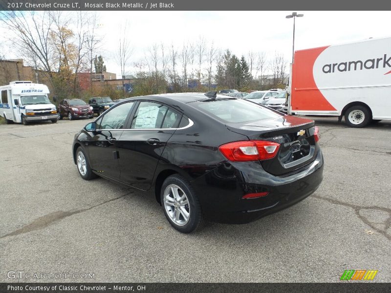 Mosaic Black Metallic / Jet Black 2017 Chevrolet Cruze LT