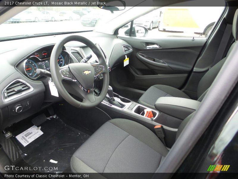 Mosaic Black Metallic / Jet Black 2017 Chevrolet Cruze LT