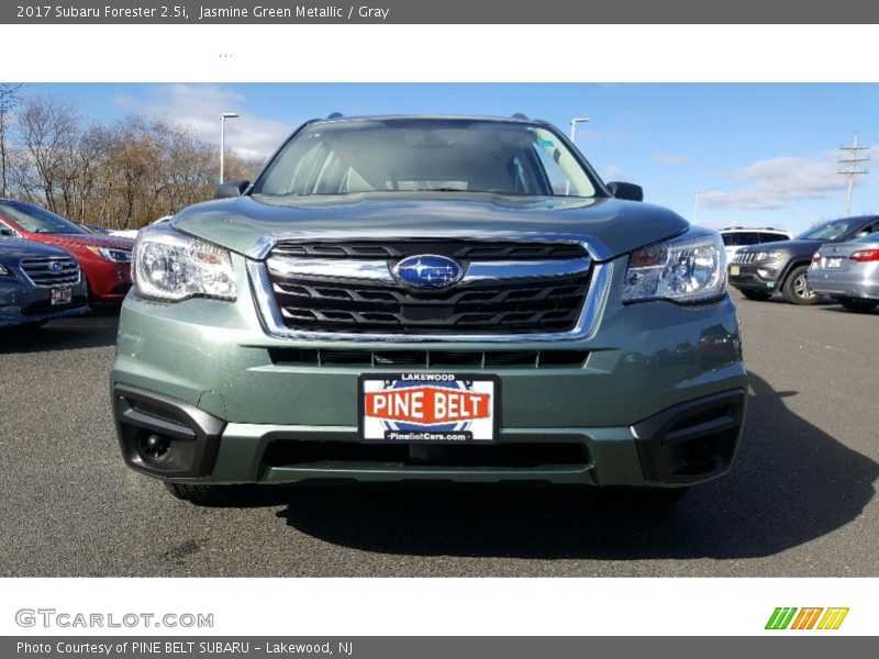 Jasmine Green Metallic / Gray 2017 Subaru Forester 2.5i