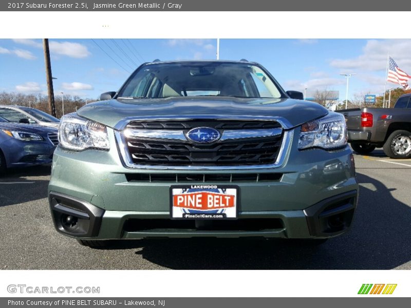Jasmine Green Metallic / Gray 2017 Subaru Forester 2.5i