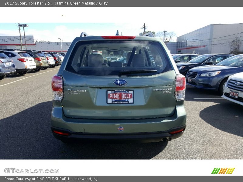 Jasmine Green Metallic / Gray 2017 Subaru Forester 2.5i