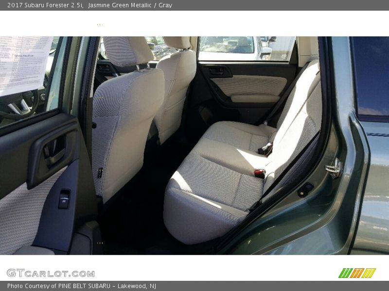 Jasmine Green Metallic / Gray 2017 Subaru Forester 2.5i