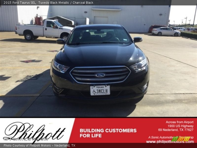 Tuxedo Black Metallic / Charcoal Black 2015 Ford Taurus SEL
