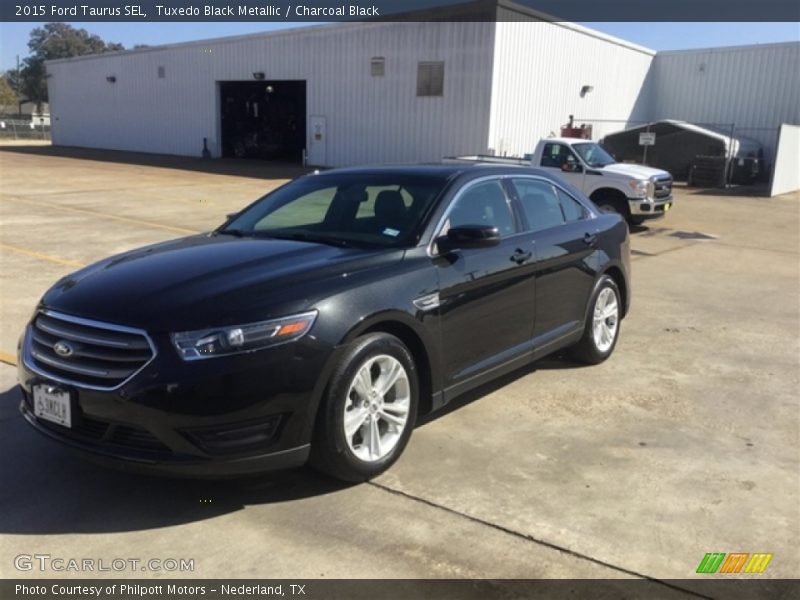 Tuxedo Black Metallic / Charcoal Black 2015 Ford Taurus SEL