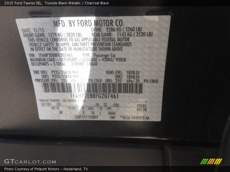 Tuxedo Black Metallic / Charcoal Black 2015 Ford Taurus SEL