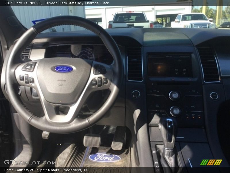 Tuxedo Black Metallic / Charcoal Black 2015 Ford Taurus SEL