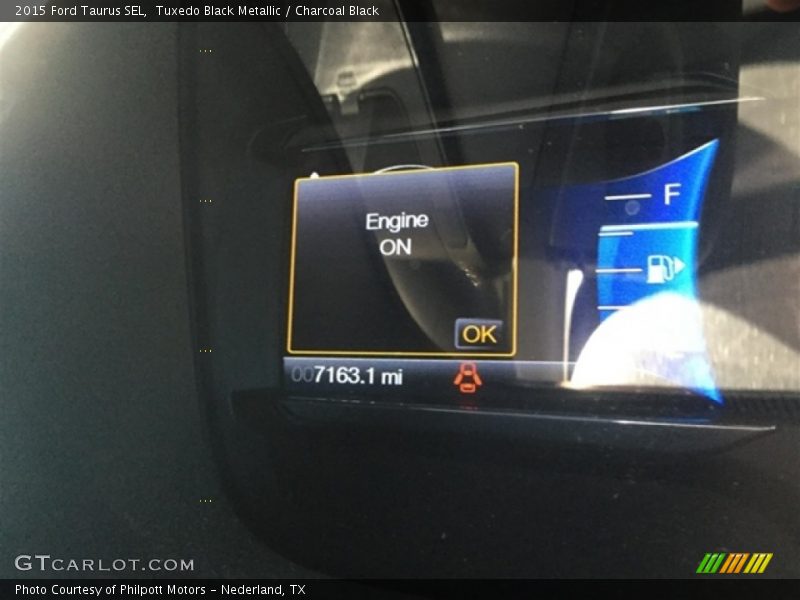 Tuxedo Black Metallic / Charcoal Black 2015 Ford Taurus SEL