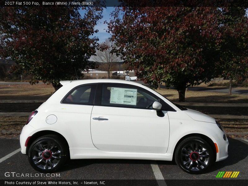 Bianco (White) / Nero (Black) 2017 Fiat 500 Pop
