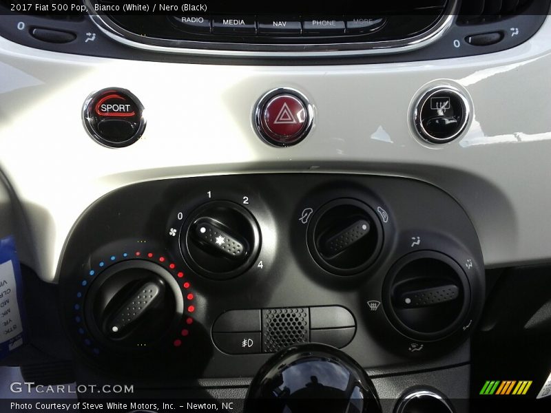 Bianco (White) / Nero (Black) 2017 Fiat 500 Pop