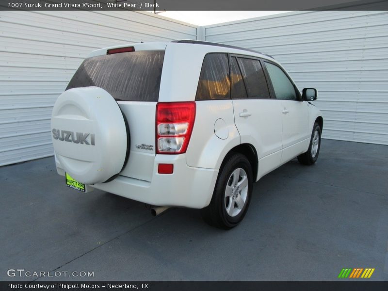 White Pearl / Black 2007 Suzuki Grand Vitara XSport