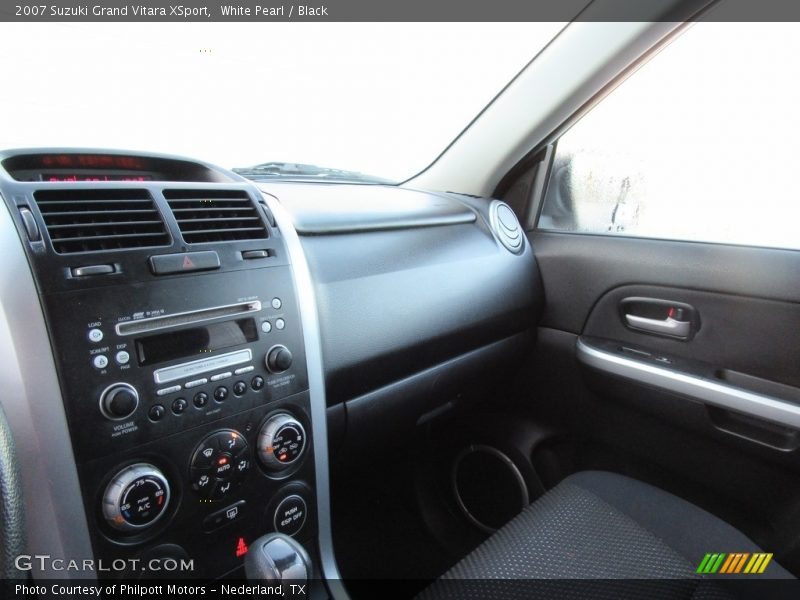 White Pearl / Black 2007 Suzuki Grand Vitara XSport