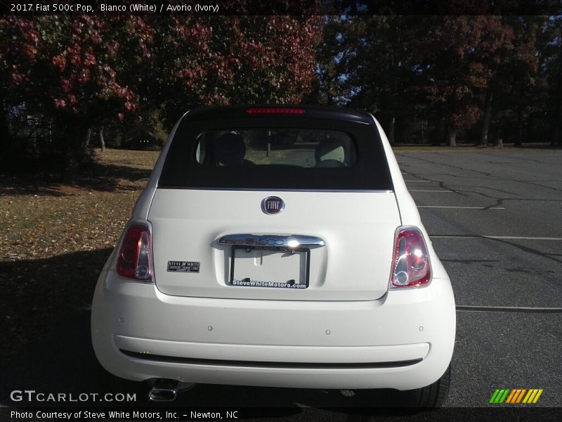 Bianco (White) / Avorio (Ivory) 2017 Fiat 500c Pop