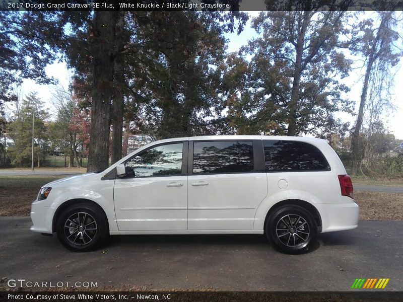  2017 Grand Caravan SE Plus White Knuckle