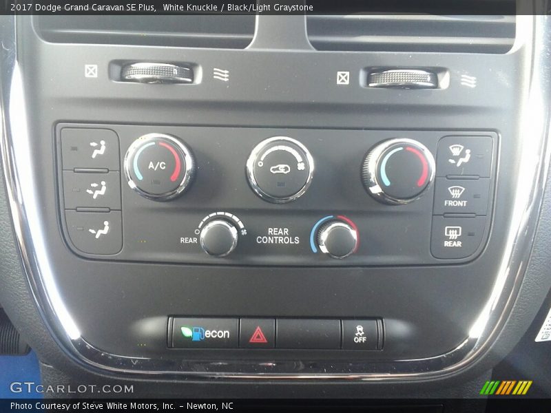 Controls of 2017 Grand Caravan SE Plus