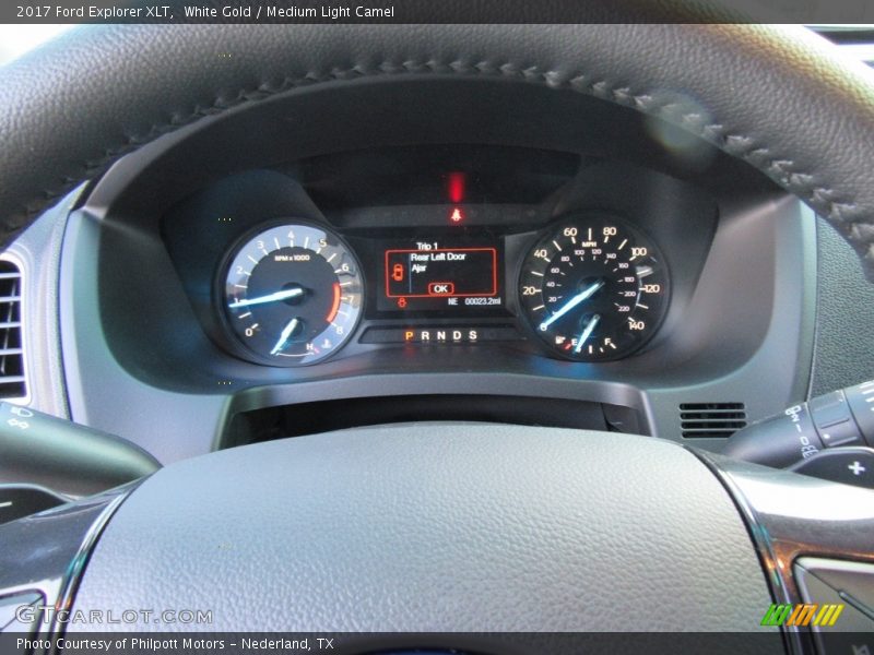 White Gold / Medium Light Camel 2017 Ford Explorer XLT