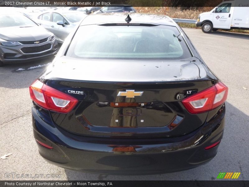 Mosaic Black Metallic / Jet Black 2017 Chevrolet Cruze LT