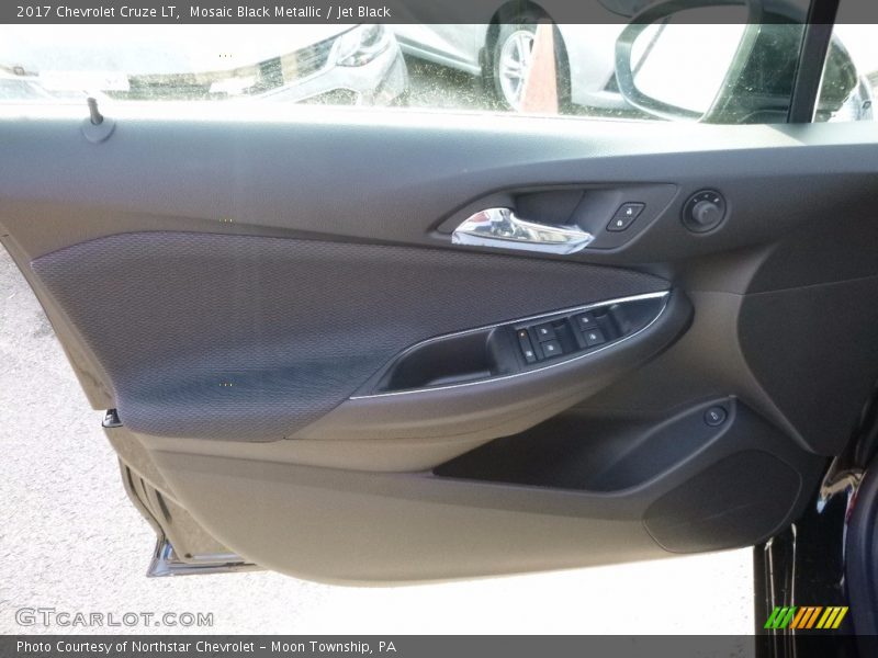 Mosaic Black Metallic / Jet Black 2017 Chevrolet Cruze LT