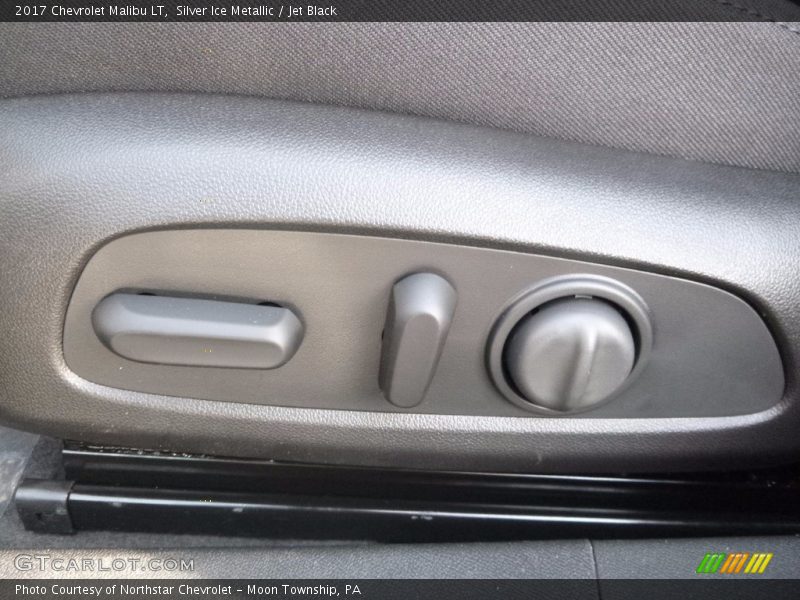 Silver Ice Metallic / Jet Black 2017 Chevrolet Malibu LT
