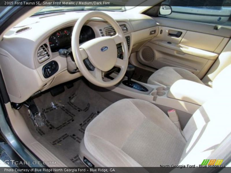 Silver Frost Metallic / Medium/Dark Flint 2005 Ford Taurus SE