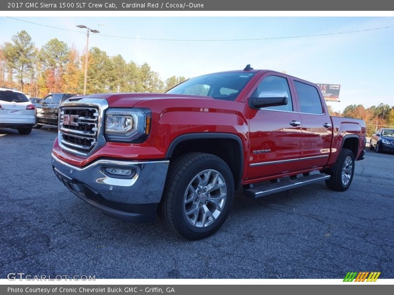 Front 3/4 View of 2017 Sierra 1500 SLT Crew Cab