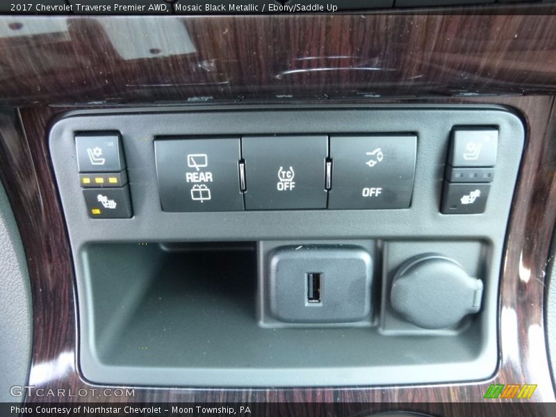 Mosaic Black Metallic / Ebony/Saddle Up 2017 Chevrolet Traverse Premier AWD