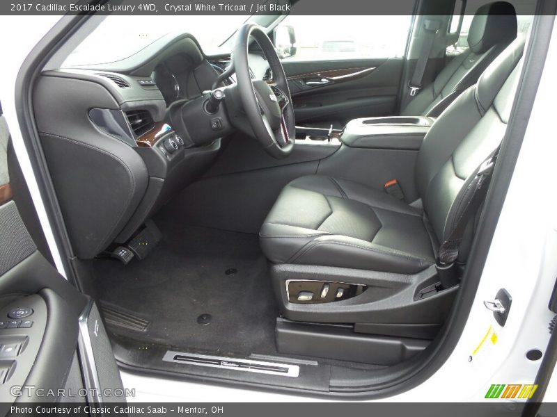 Crystal White Tricoat / Jet Black 2017 Cadillac Escalade Luxury 4WD