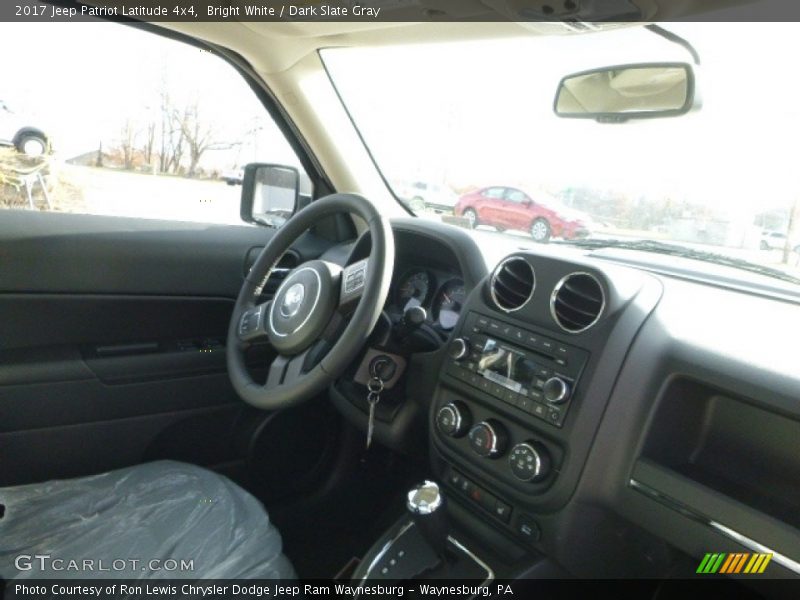 Bright White / Dark Slate Gray 2017 Jeep Patriot Latitude 4x4