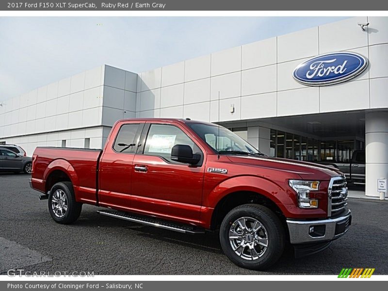 Front 3/4 View of 2017 F150 XLT SuperCab