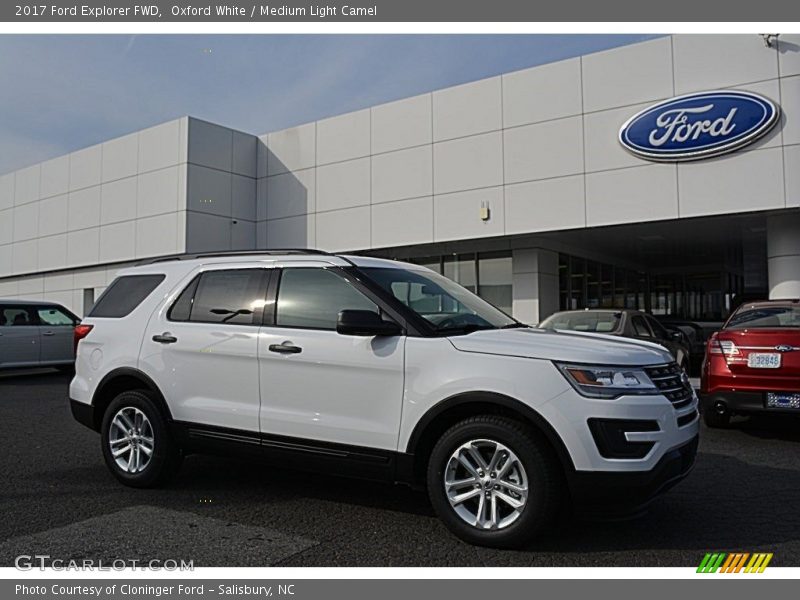  2017 Explorer FWD Oxford White