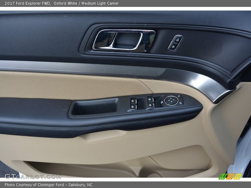 Oxford White / Medium Light Camel 2017 Ford Explorer FWD