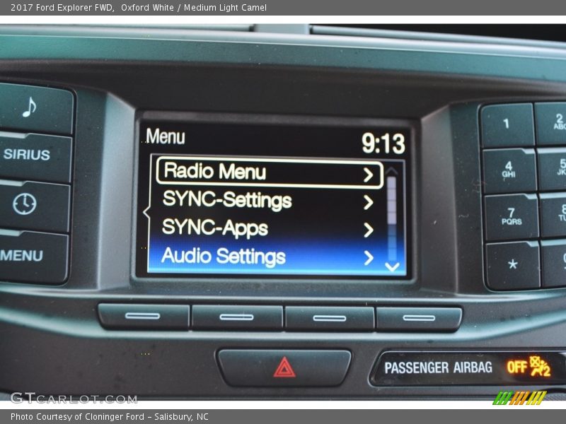 Oxford White / Medium Light Camel 2017 Ford Explorer FWD