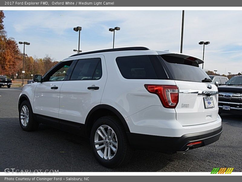 Oxford White / Medium Light Camel 2017 Ford Explorer FWD