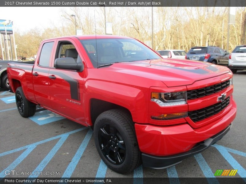 Front 3/4 View of 2017 Silverado 1500 Custom Double Cab 4x4