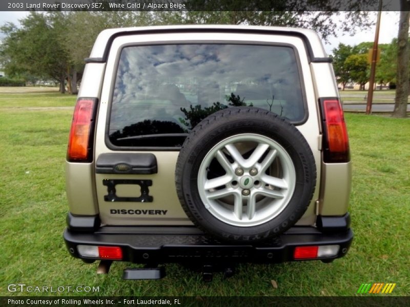 White Gold / Alpaca Beige 2003 Land Rover Discovery SE7