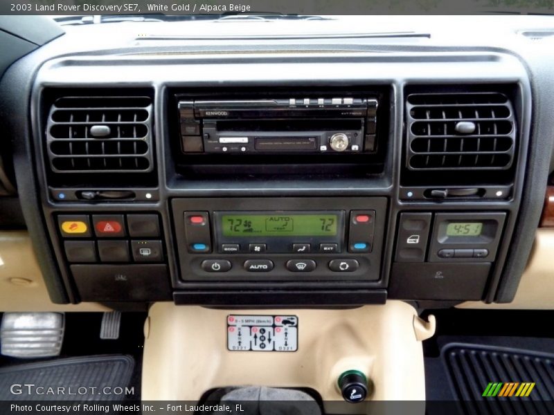 White Gold / Alpaca Beige 2003 Land Rover Discovery SE7