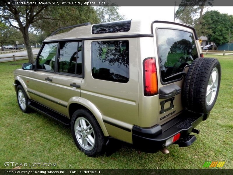 White Gold / Alpaca Beige 2003 Land Rover Discovery SE7