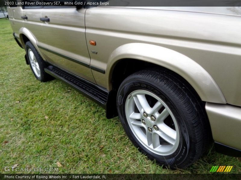 White Gold / Alpaca Beige 2003 Land Rover Discovery SE7