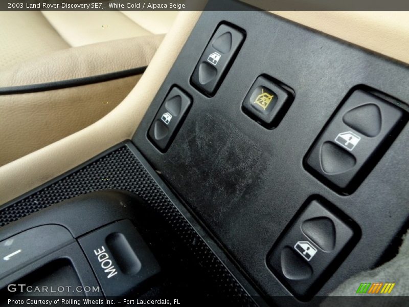 White Gold / Alpaca Beige 2003 Land Rover Discovery SE7