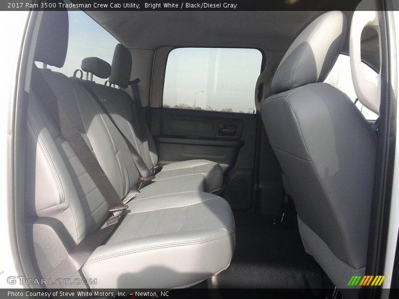 Bright White / Black/Diesel Gray 2017 Ram 3500 Tradesman Crew Cab Utility