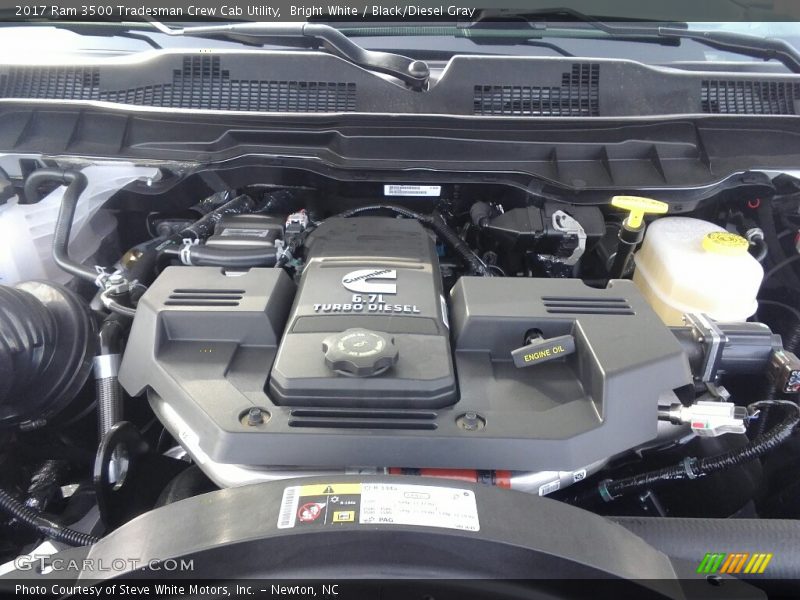 Bright White / Black/Diesel Gray 2017 Ram 3500 Tradesman Crew Cab Utility