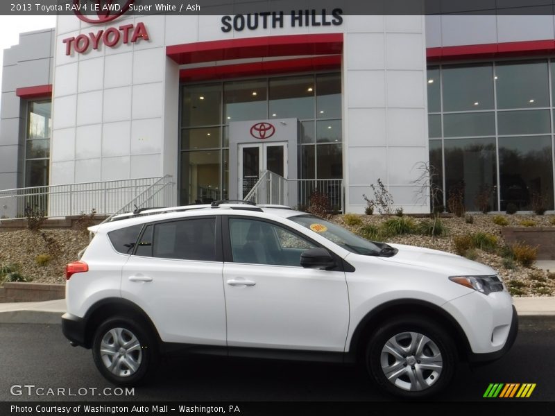 Super White / Ash 2013 Toyota RAV4 LE AWD