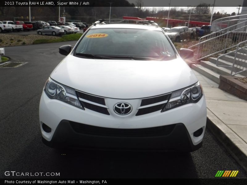 Super White / Ash 2013 Toyota RAV4 LE AWD