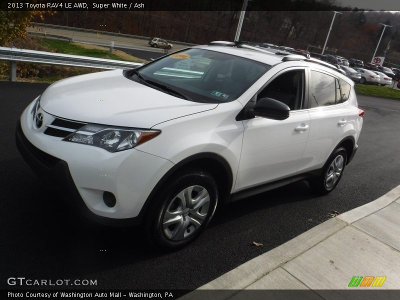 Super White / Ash 2013 Toyota RAV4 LE AWD