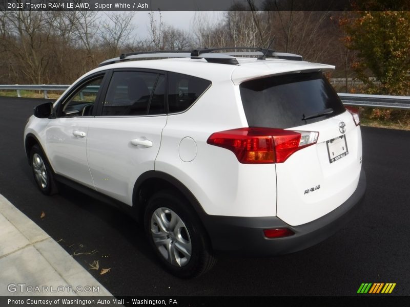 Super White / Ash 2013 Toyota RAV4 LE AWD