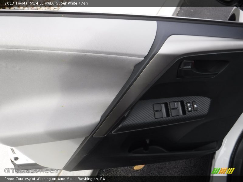 Super White / Ash 2013 Toyota RAV4 LE AWD
