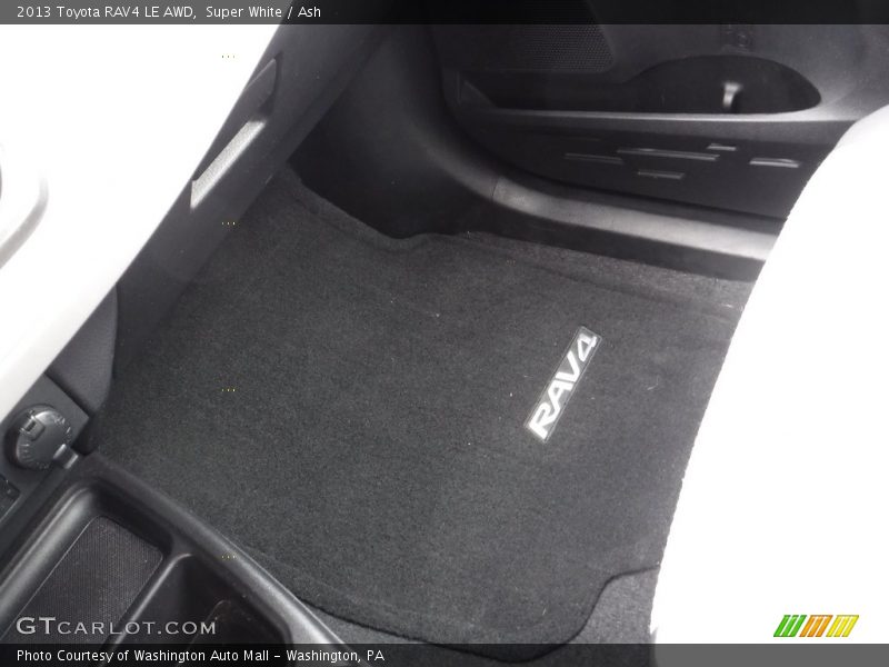 Super White / Ash 2013 Toyota RAV4 LE AWD