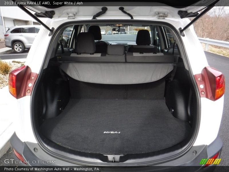 Super White / Ash 2013 Toyota RAV4 LE AWD