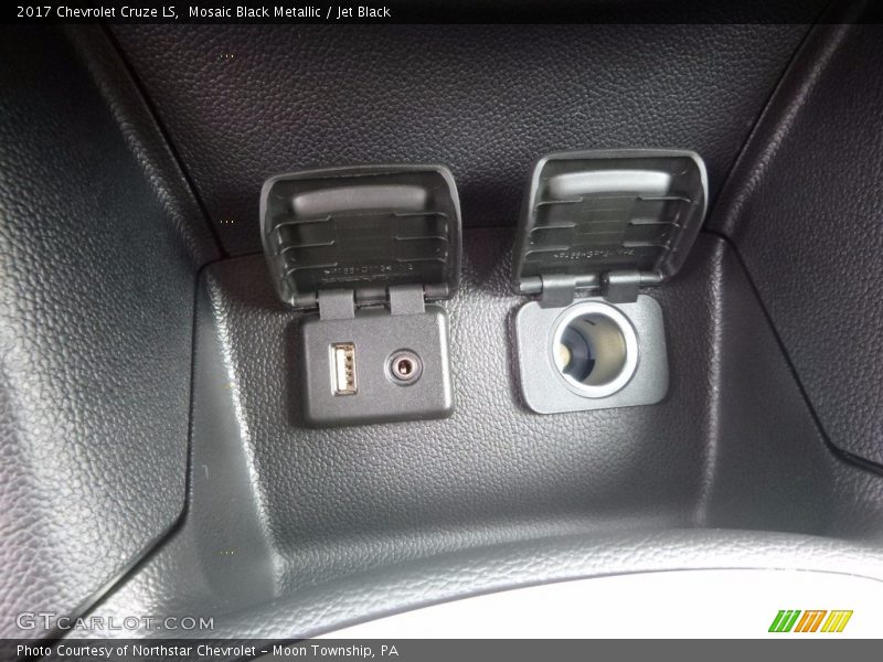 Mosaic Black Metallic / Jet Black 2017 Chevrolet Cruze LS