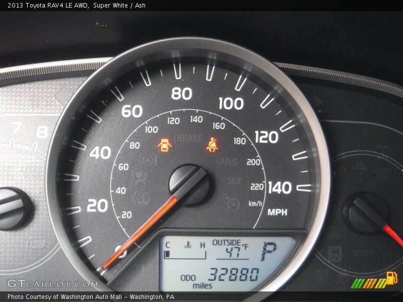 Super White / Ash 2013 Toyota RAV4 LE AWD