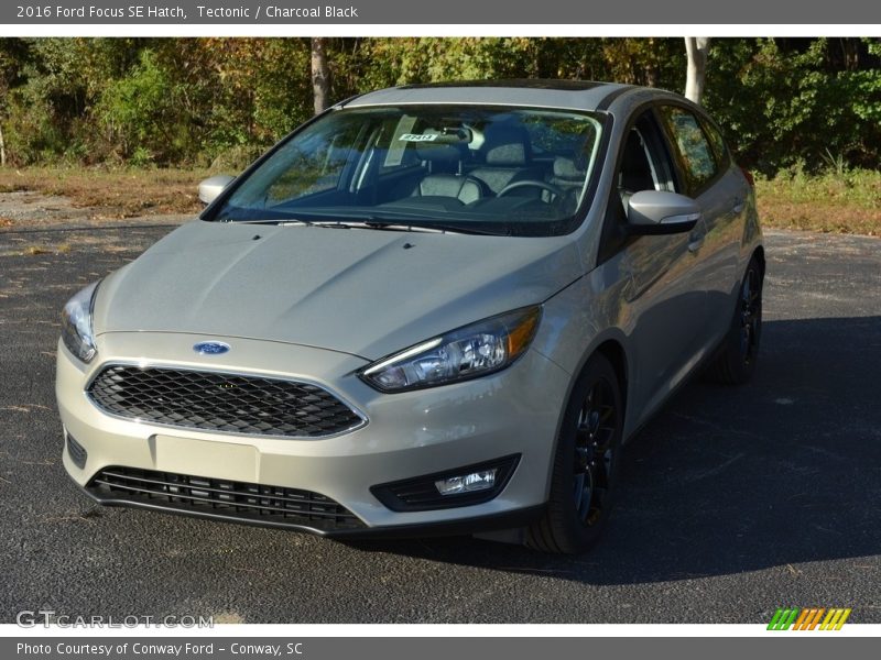 Tectonic / Charcoal Black 2016 Ford Focus SE Hatch